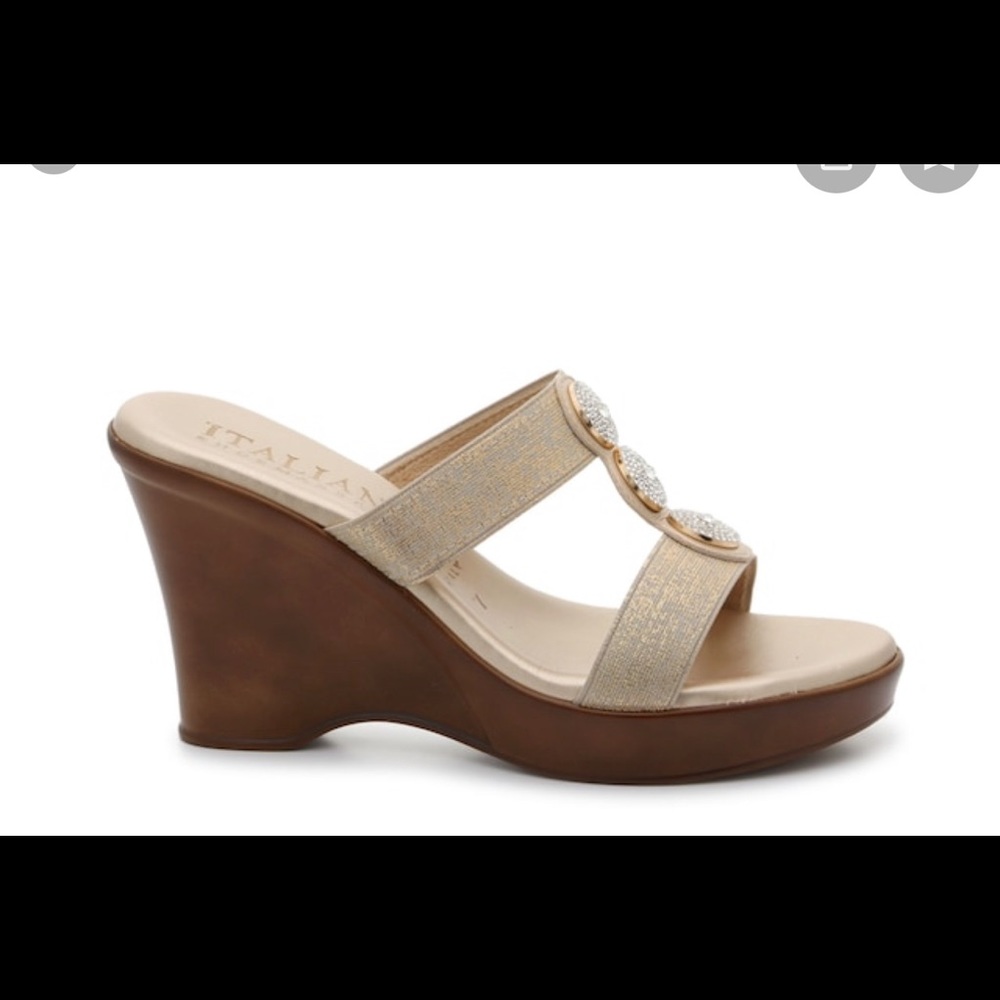 *NIB* Italian Shoe Makers Champagne Melody Wedge Sandals